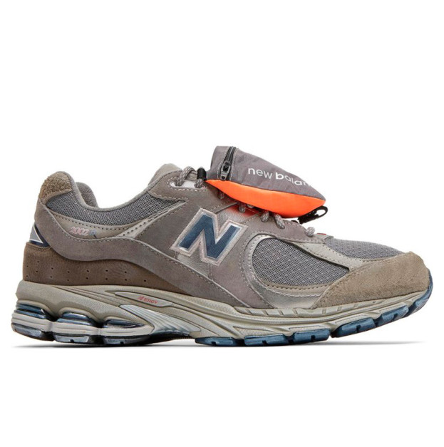 New Balance 2002R Pouch Castle Grey M2002RVA